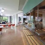 Katholische Akademie מלון