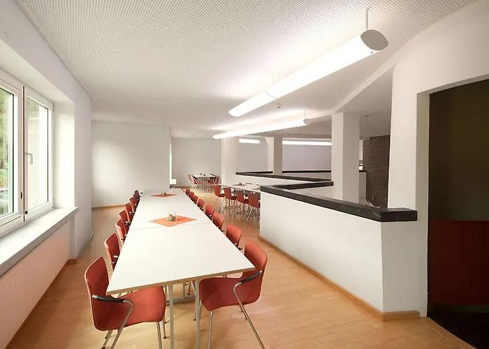 Katholische Akademie 酒店 2*